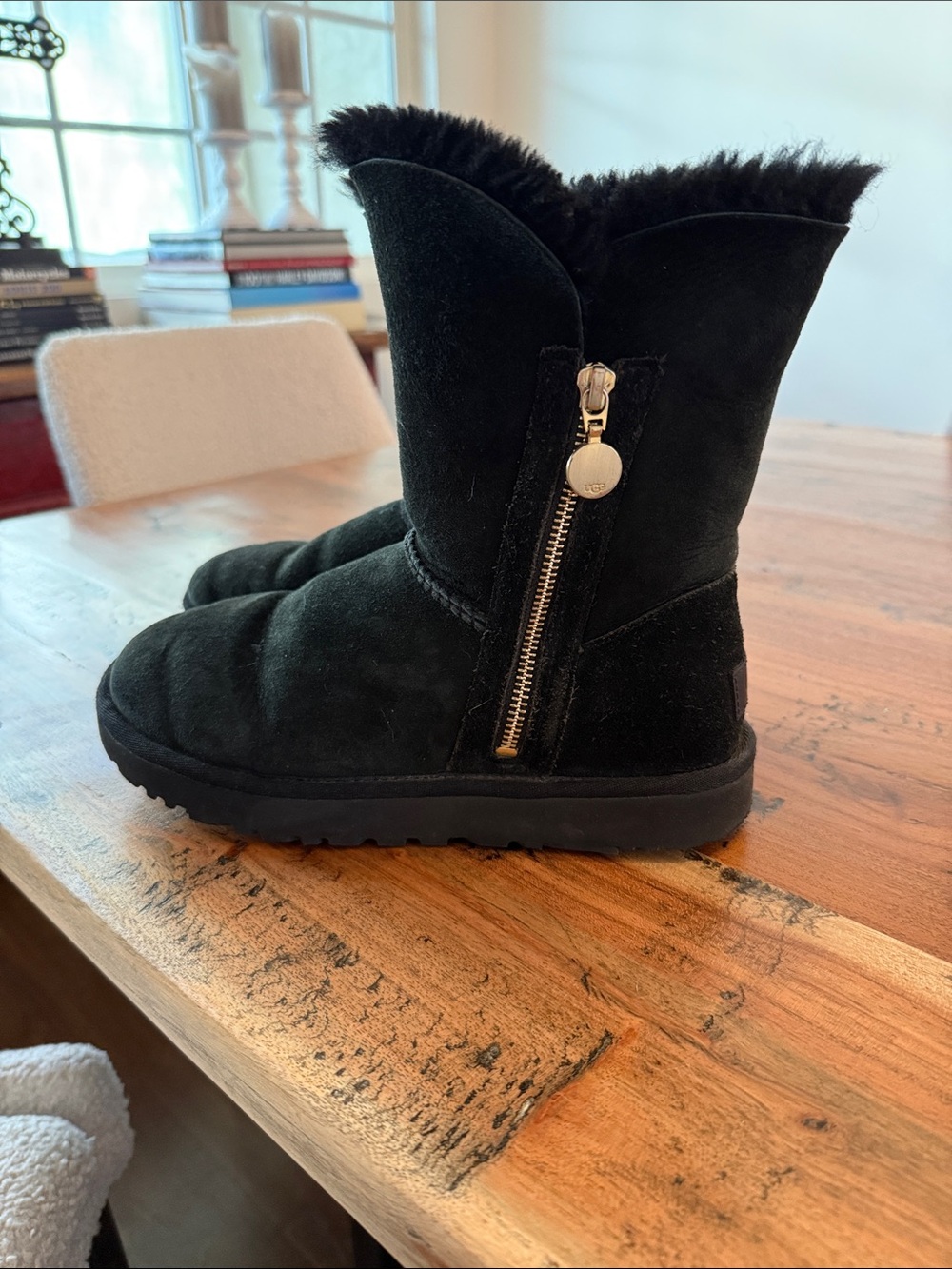 Classic UGG Black Suede Shearling-Lined Zip Ankle US 7/ UK 5